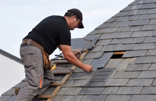 roofing-contractor-at-work